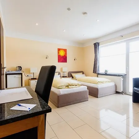 Gasper Business & Garden Pensión 3*